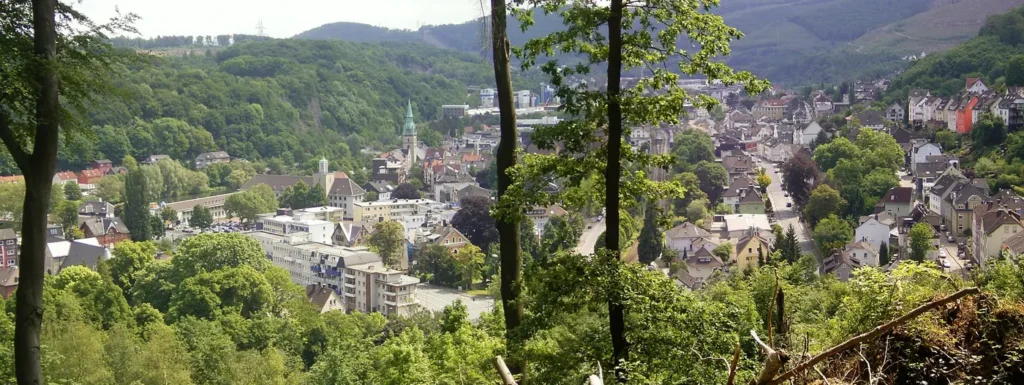 Hagen-Hohenlimburg, Blick über den Ortsteil im Grünen