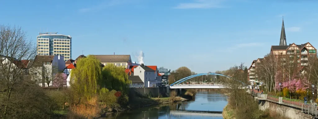 Lünen an der Lippe mit Brücke und Kirchturm