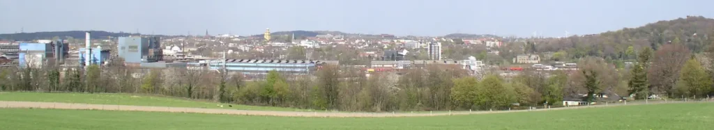 Witten Panorama mit Edelstahlwerk und Stadtsilhouette